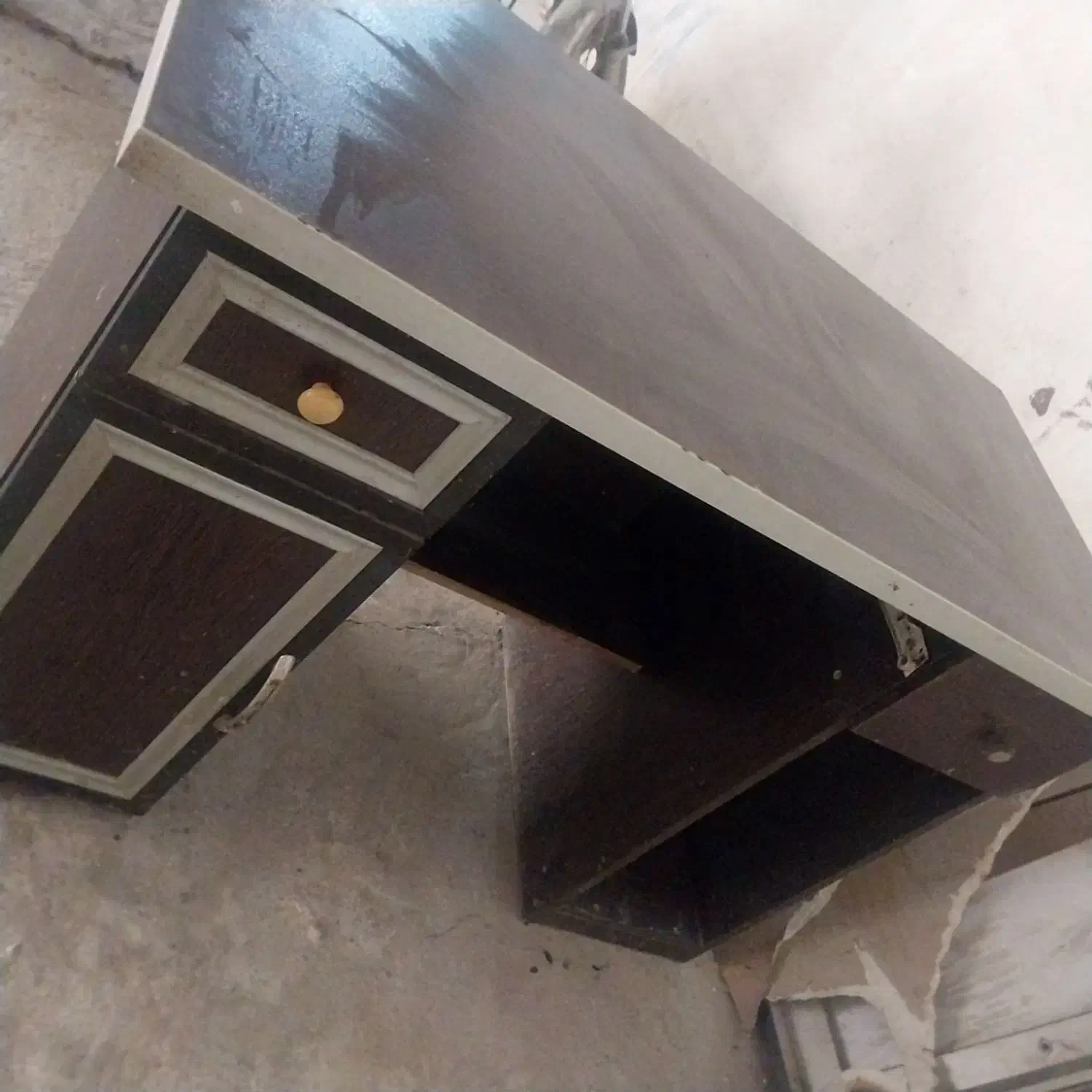 میز|میز تحریر و کامپیوتر|برازجان, |دیوار