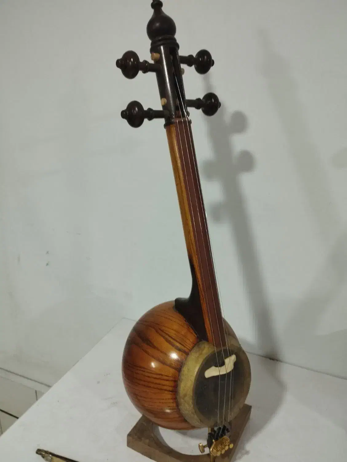 کمانچه پشت بسته|سازهای سنتی|اراک, |دیوار