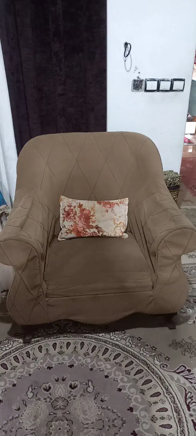 مبل ۷ نفره کار کرده سه میلیون مفت|مبلمان خانگی و میز عسلی|فریدون‌کنار, |دیوار