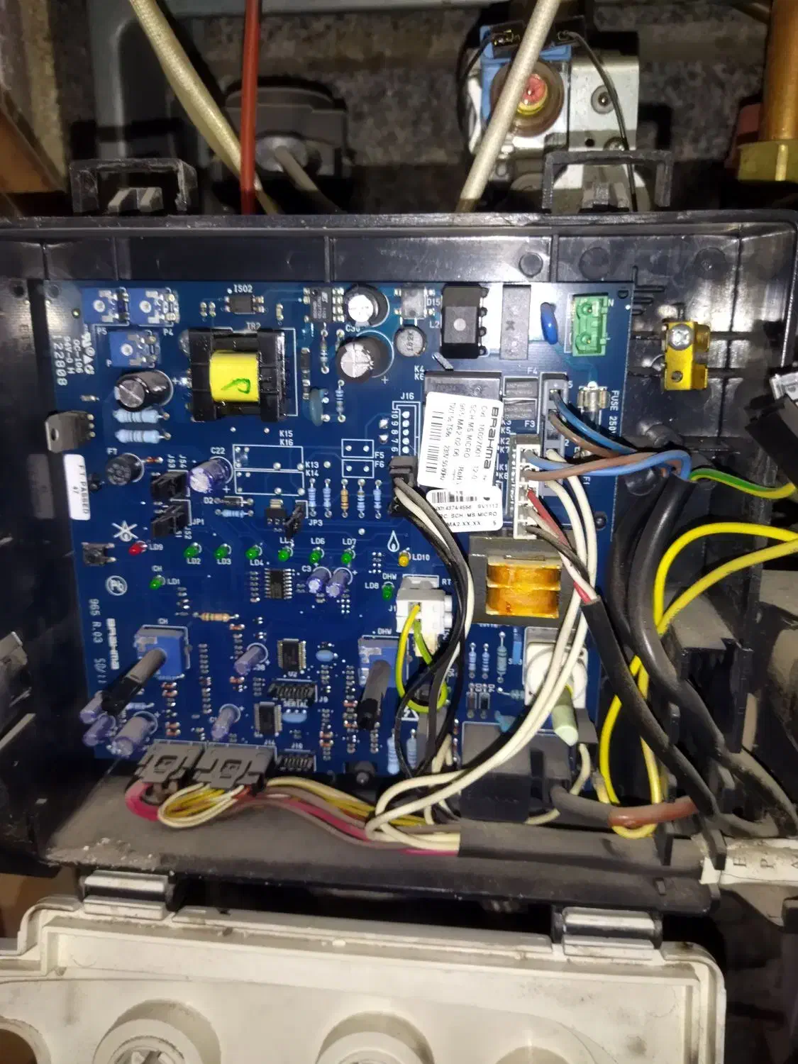 تاسیسات نصب سرویس تعمیر پکیج آبگرمکن برق کار آنتن|خدمات پیشه و مهارت|تهران, منیریه|دیوار