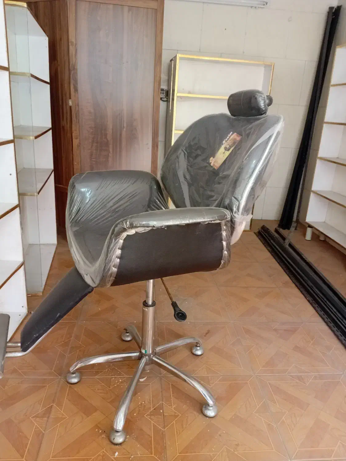 صندلی جکدار آرایشگاهی|آرایشگاه و سالن‌های زیبایی|پاکدشت, پاکدشت (مامازند)|دیوار