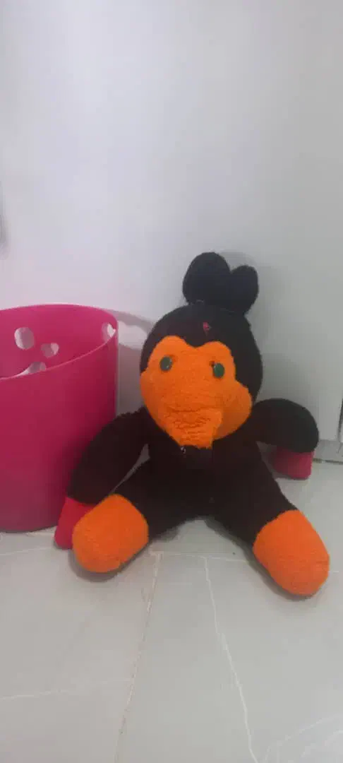 عروسکها|اسباب‌بازی بچه|بابل, |دیوار