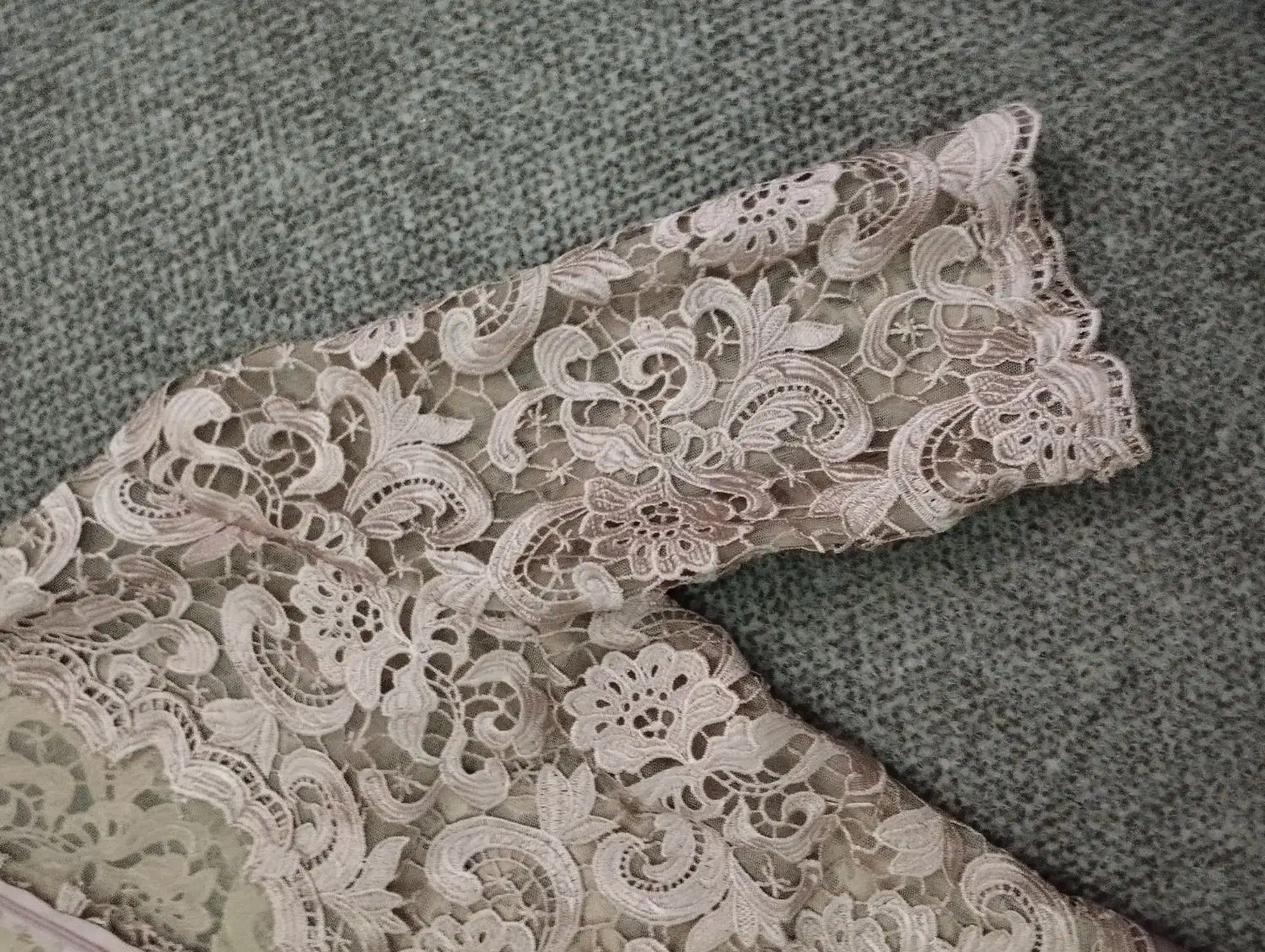 لباس مجلسی بالاتنه گیپور دامن پارچه باربی اصل|لباس|اسلامشهر, شهرک سالور|دیوار