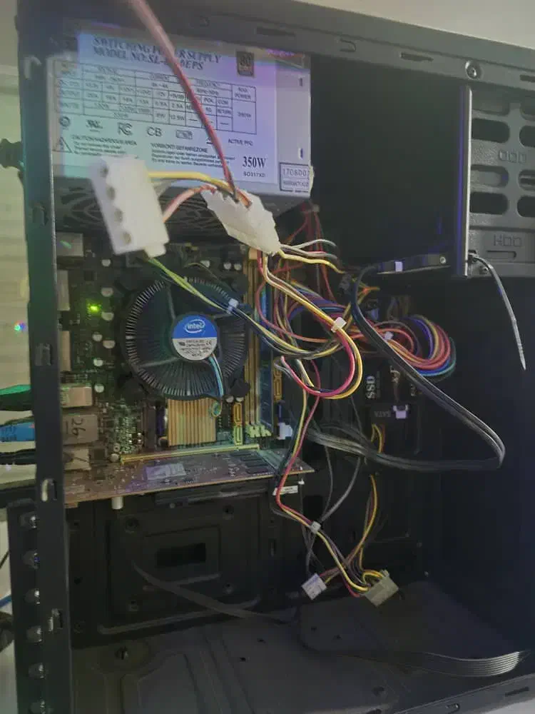 ۸عدد کامپیوتر|رایانه رومیزی|اهواز, شهرک برق|دیوار