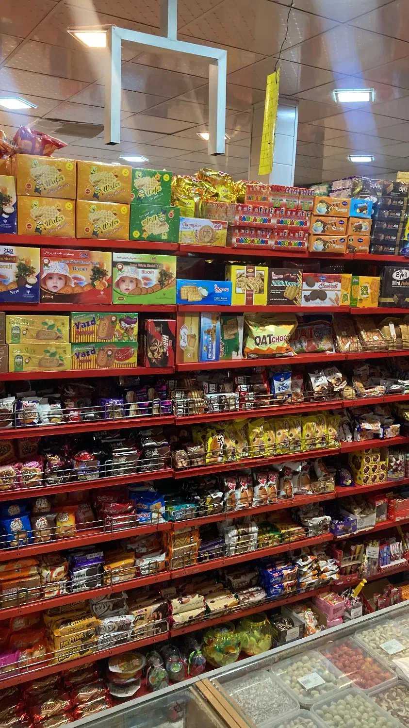 استخدام کارگر ساده(آقا) در فروشگاه مواد غذایی|استخدام خدمات فروشگاه و رستوران|ساوه, |دیوار