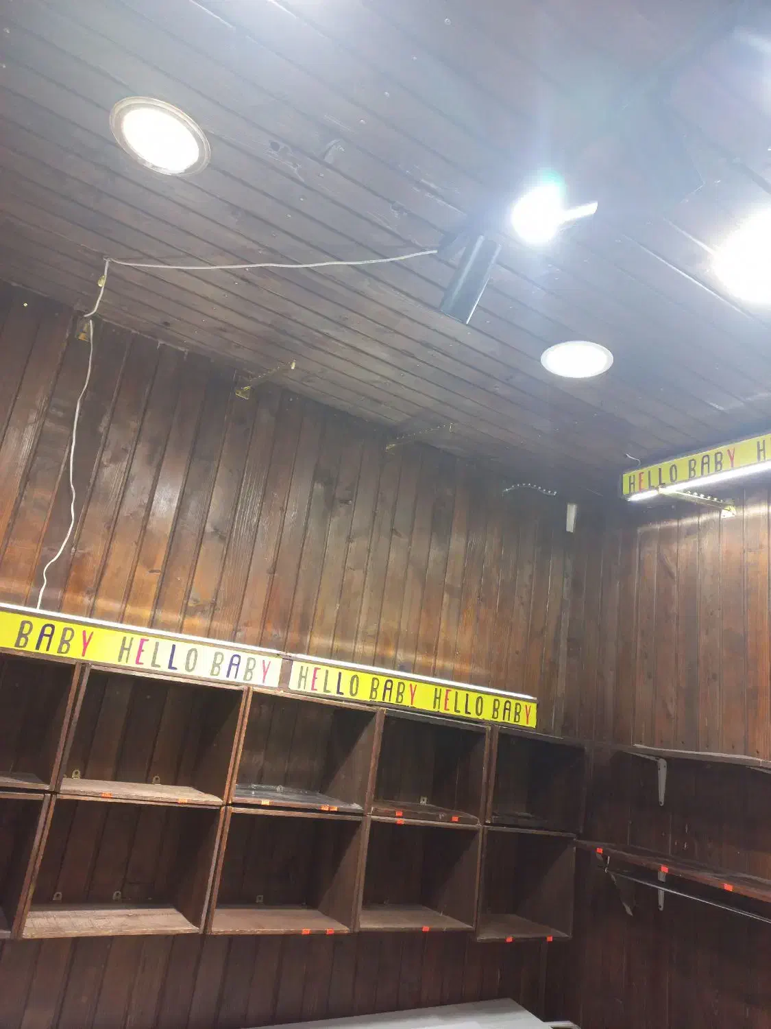 دکور و دیوارپوش چوبی برای کافه و بوتیک|فروشگاه و مغازه|شوش, |دیوار