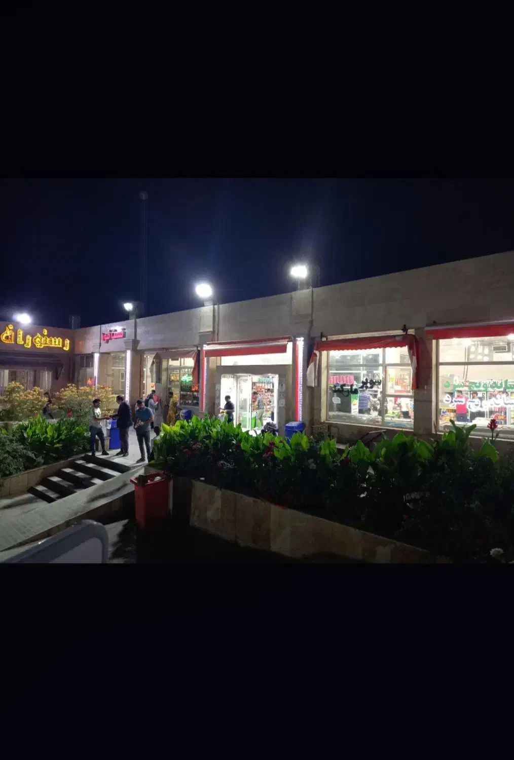 استخدام تعدادی نیروی ساده|استخدام خدمات فروشگاه و رستوران|آبیک, |دیوار