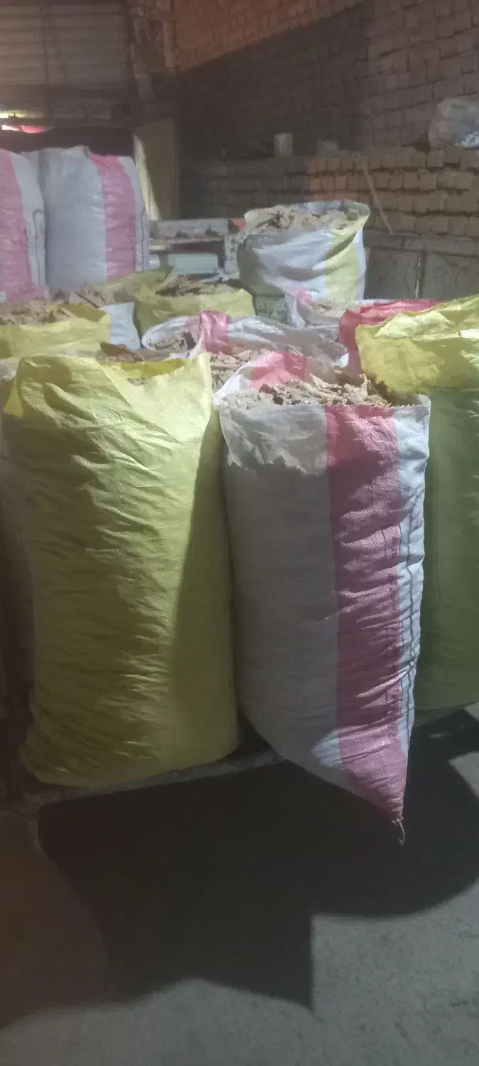 نان خشک ۳۵۰ کیلو هست|عمده‌فروشی|سبزوار, قلعه‌نو دهزار|دیوار