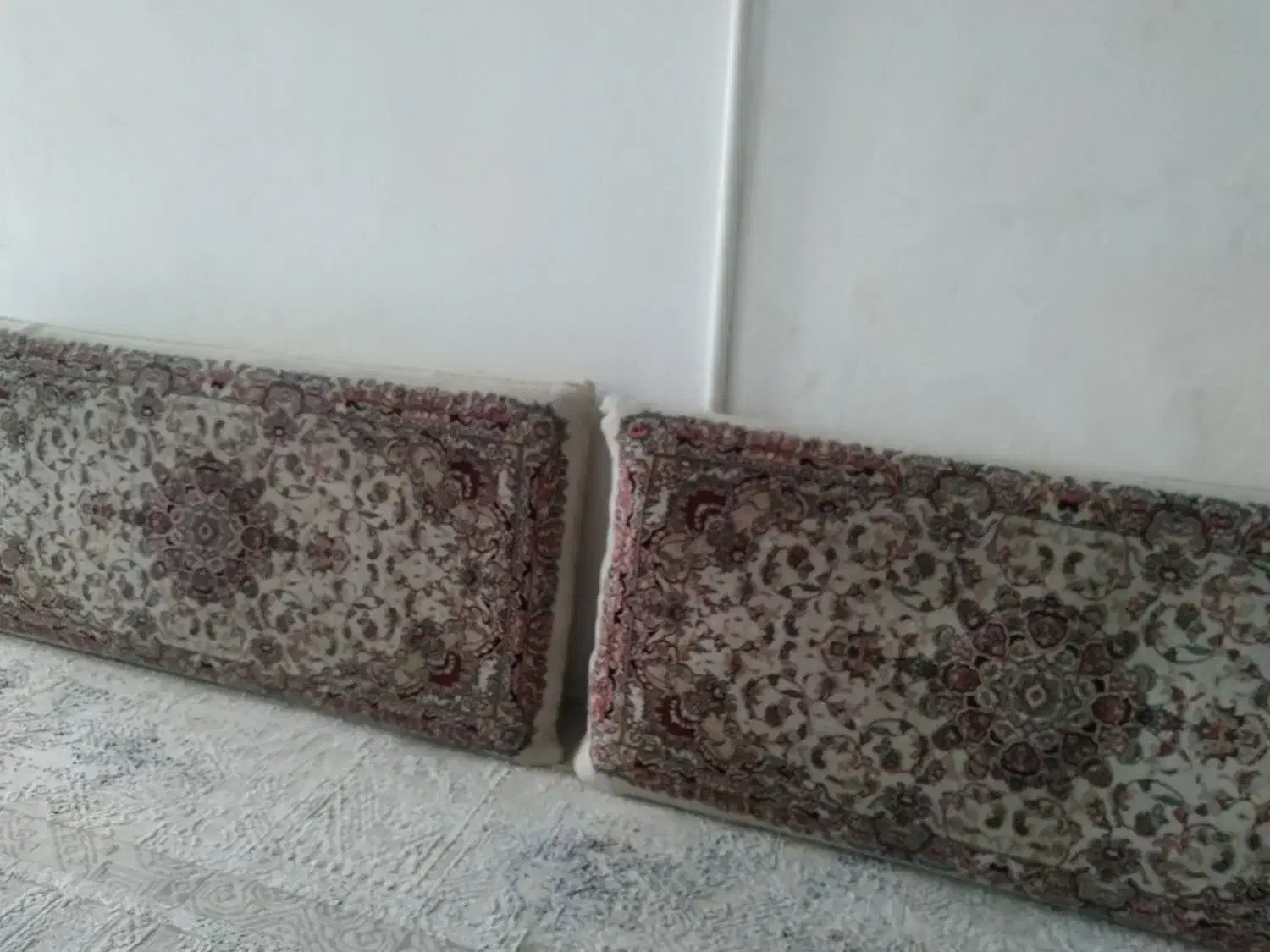 یک جفت پشتی جنس خوب|پشتی|مشهد, بهاران|دیوار