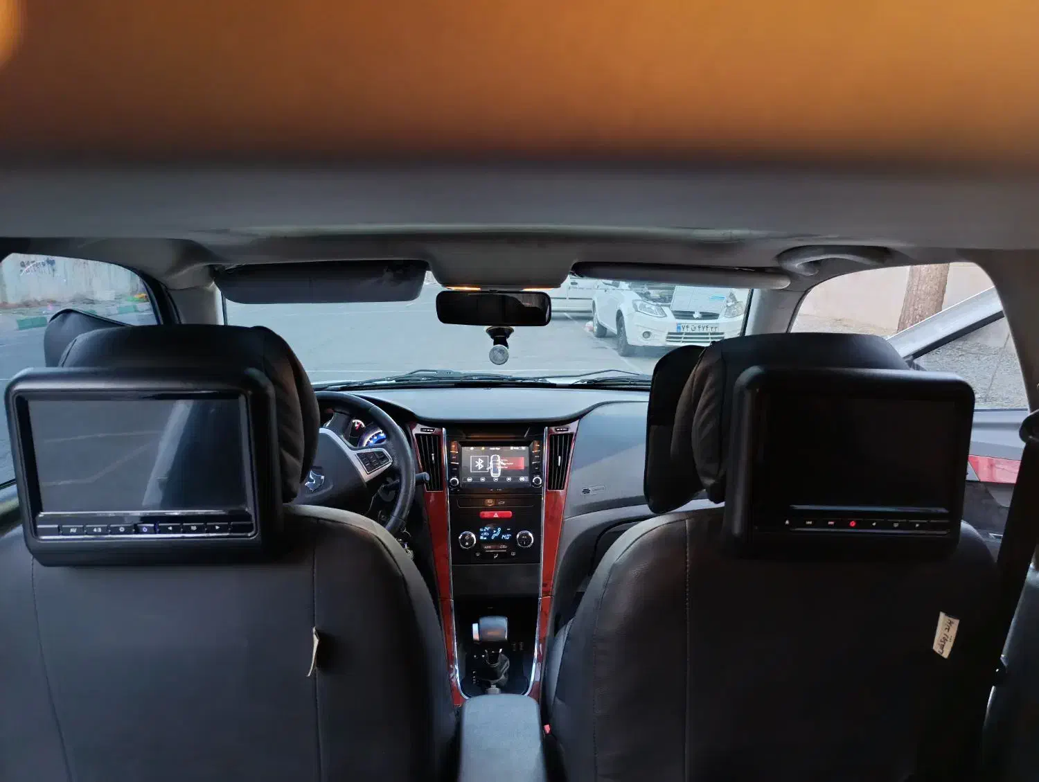 دنا اوتو ۴۰۱ با گرمکن صندلی و مانیتور پشت صندلی|خودرو سواری و وانت|قدس, شهرقدس|دیوار