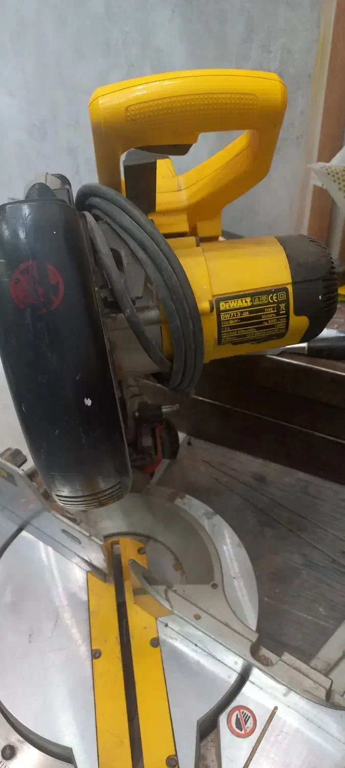 اره فارسی بر dewalt|ابزارآلات|اندیشه, اندیشه فاز ۳|دیوار
