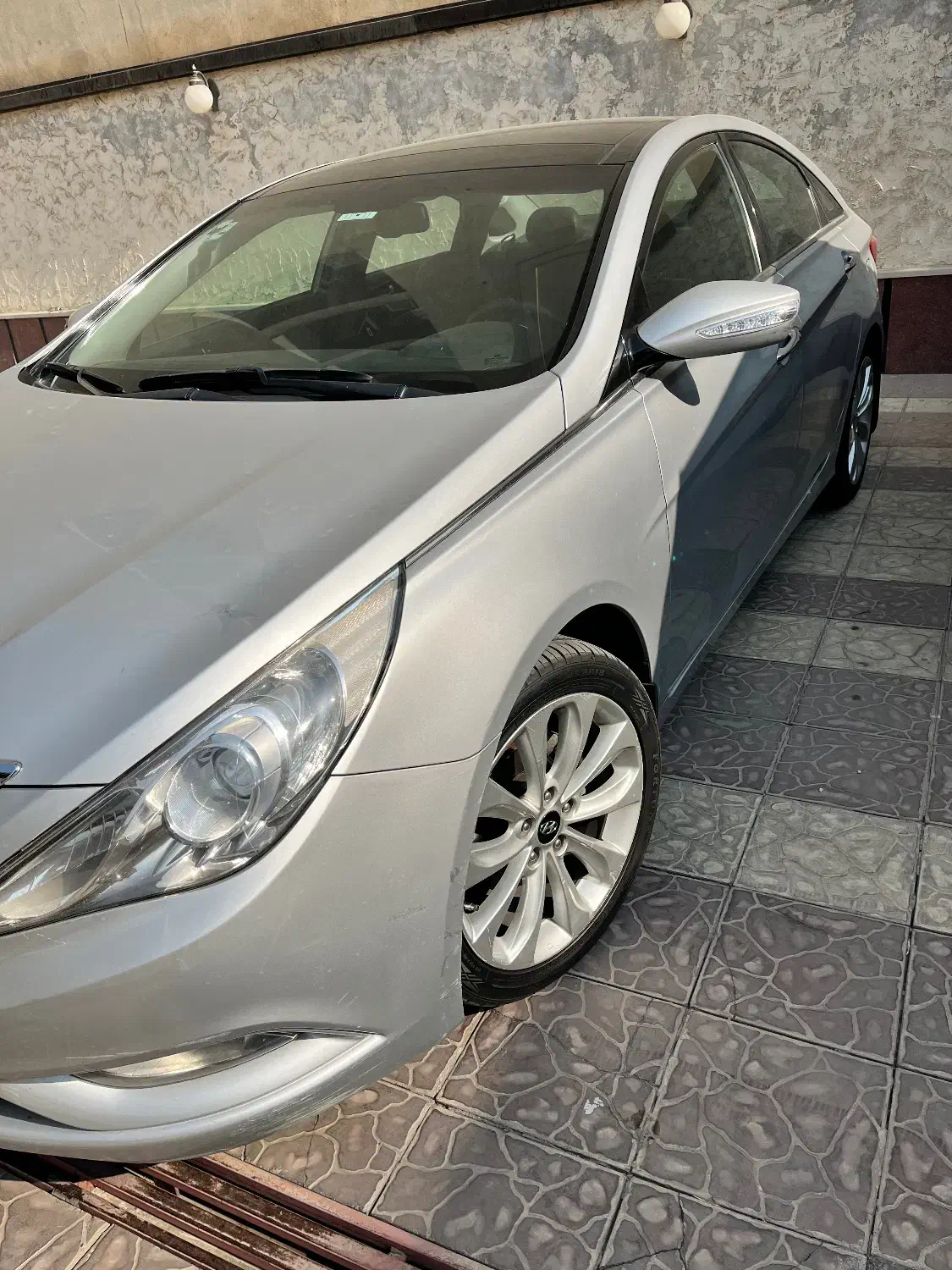 خسروانی //سوناتا وای اف ۲۰۱۳ نقره ای|خودرو سواری و وانت|تهران, حکمت|دیوار