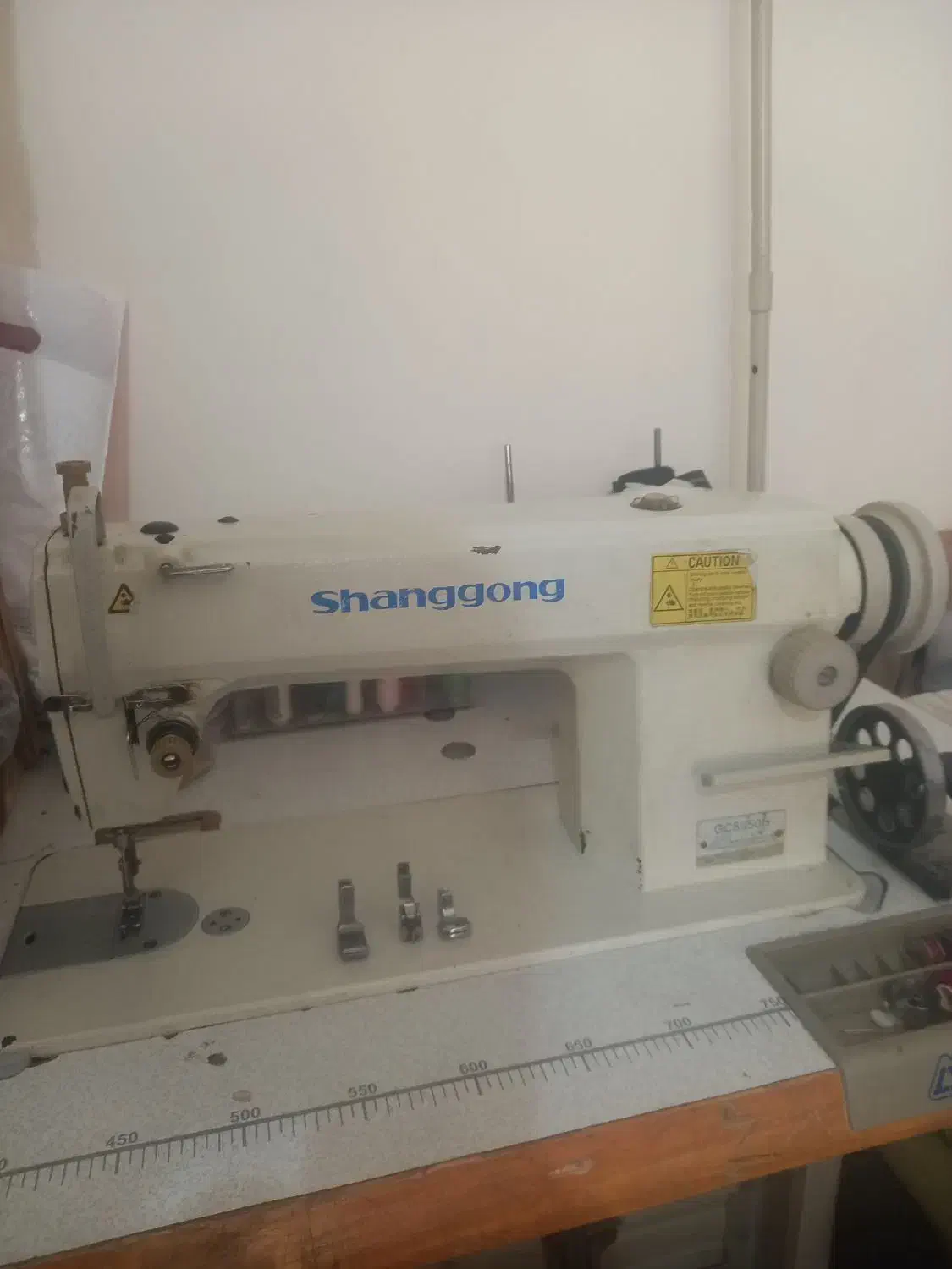 سردوز ۵نخ صنعتی.چرخ راسته صنعتی|چرخ خیاطی و ریسندگی|گرگان, |دیوار