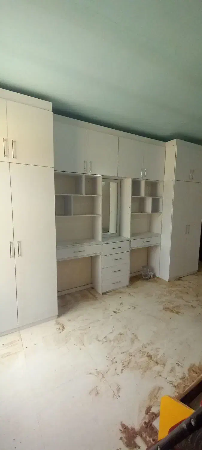 نصاب کابینت کمددیواری تخت کمجا|خدمات پیشه و مهارت|اسلامشهر, زرافشان|دیوار