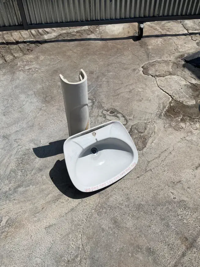 روشویی دست دوم|لوازم سرویس بهداشتی|فلارد, |دیوار