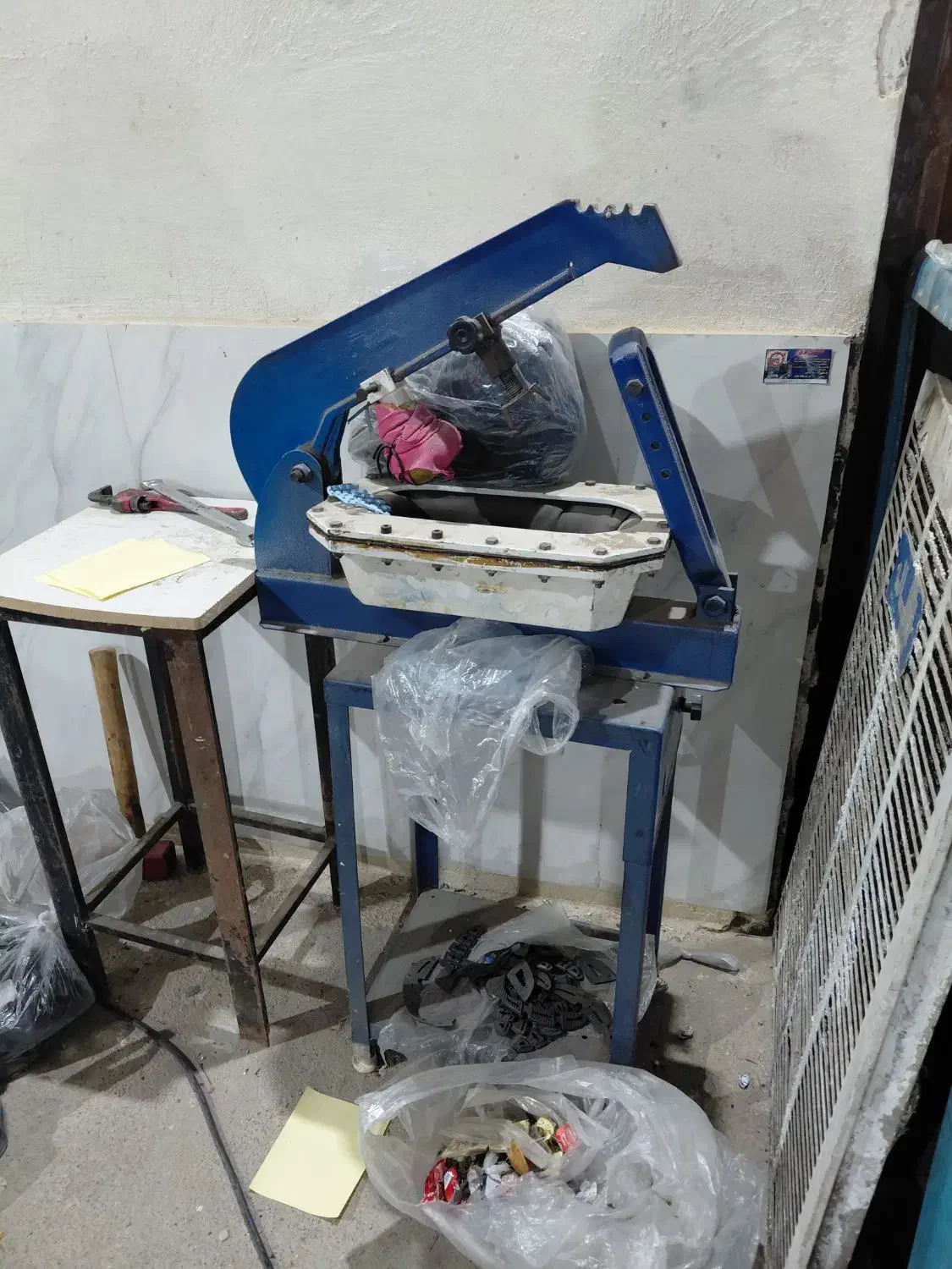 پرس باد و چرخ شانه ای و تخت|ماشینآلات صنعتی|اسلامشهر, شهرک واوان|دیوار