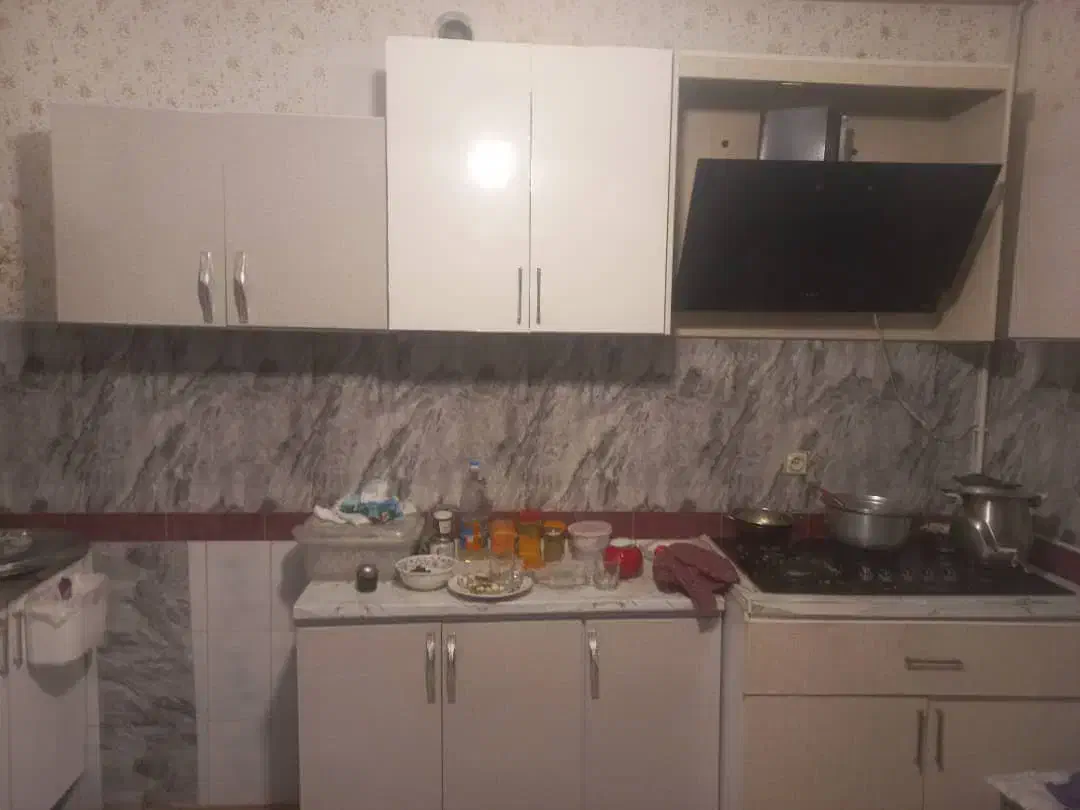 ۸ متر کابینت کابینت بدنه فلزی در چوب|مصالح و تجهیزات ساختمان|رباط‌کریم, رباط‌کریم|دیوار