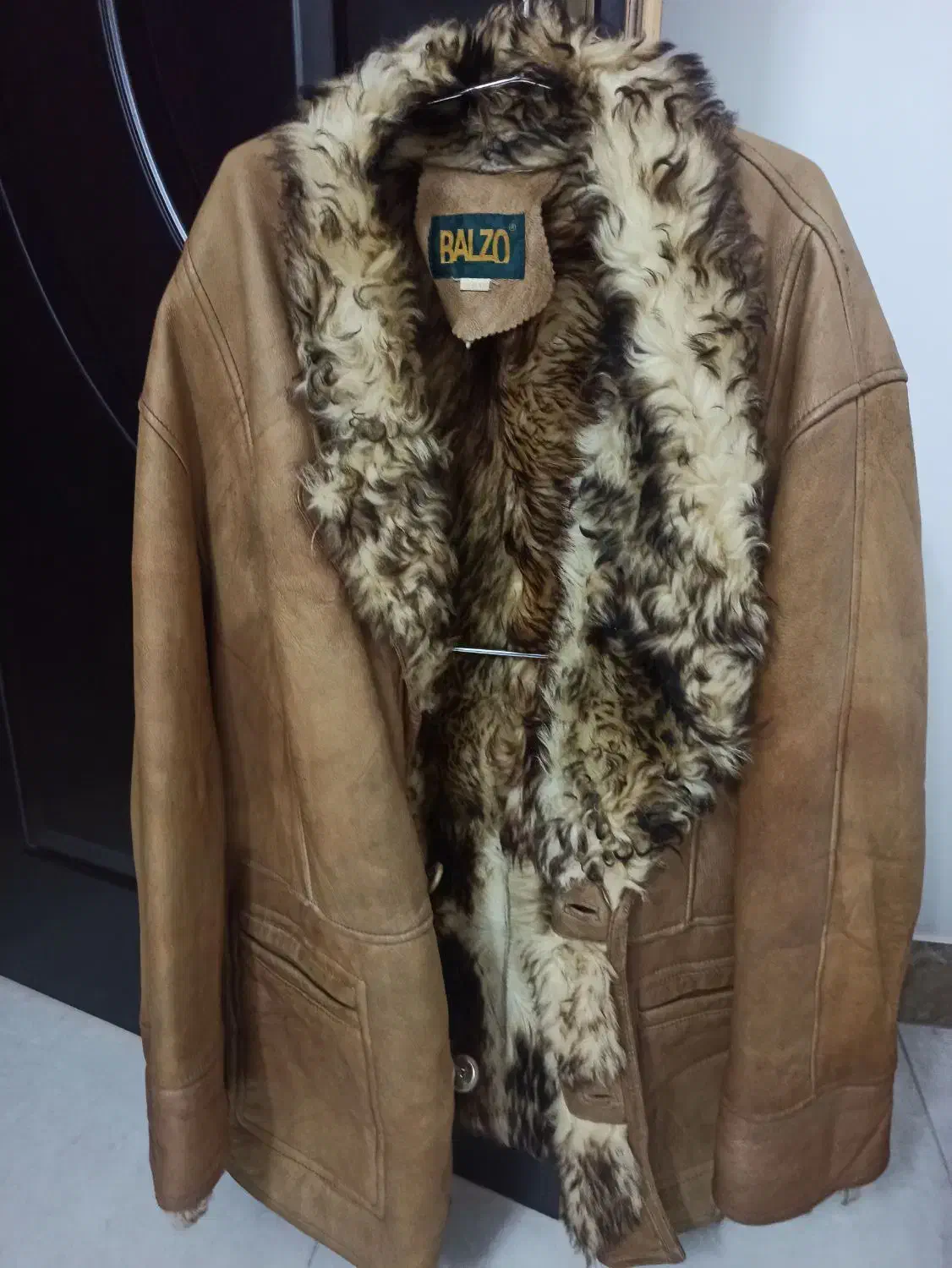 پالتو چرم|لباس|شاهینشهر, شهرک گلدیس|دیوار