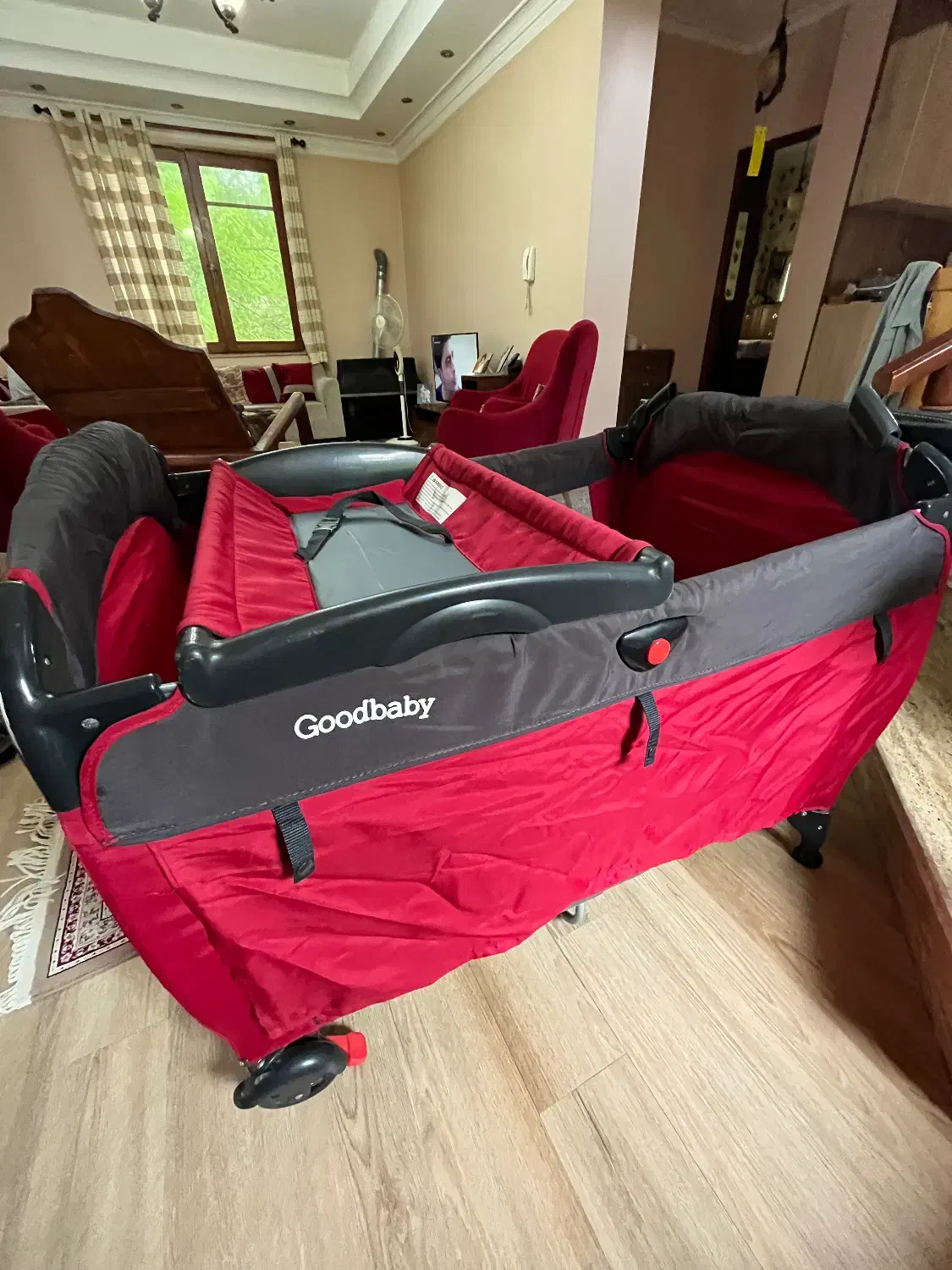 تخت پارک و کریر و روروک مارک goodbaby|اسباب و اثاث بچه|رشت, منظریه|دیوار