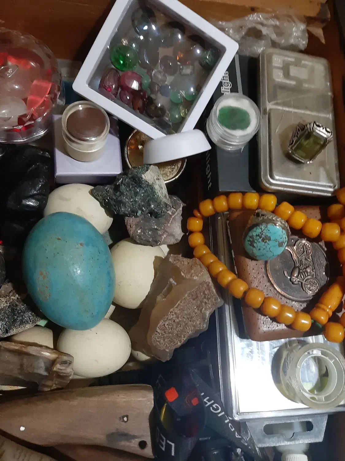 سنگهای کلکسیونی و راف|کلکسیون اشیاء عتیقه|رشت, استادسرا|دیوار