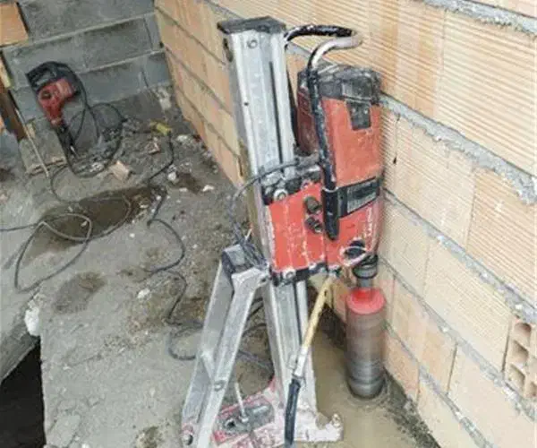 کرگیری تخصصی بتن در خرم‌آباد مغزه‌گیری دقیق و تمیز|خدمات پیشه و مهارت|خرم‌آباد, |دیوار