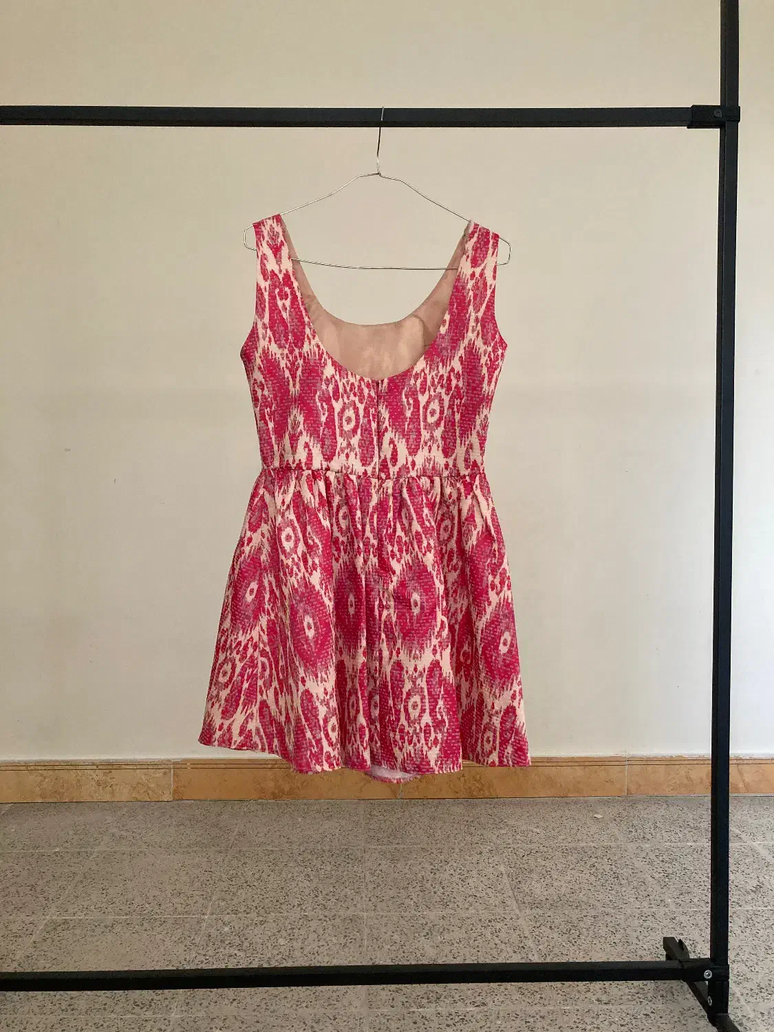 پیراهن مجلسی|لباس|فردیس, فردیس|دیوار