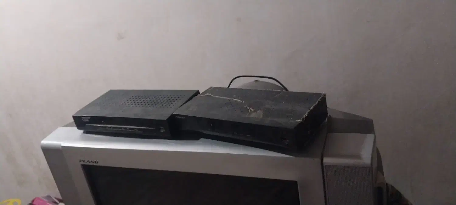 تلویزیون۲۱ سامسونگ با ۲تا دیجیتال|تلویزیون و پروژکتور|میناب, |دیوار