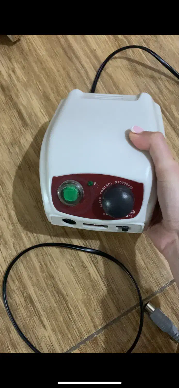 سوهان برقی و دستگاه یووی نو|آرایشی، بهداشتی، درمانی|رشت, دروازه لاکان|دیوار