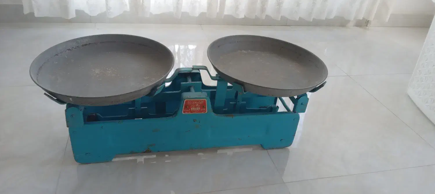 ترازو دو کفه ای|فروشگاه و مغازه|بندر انزلی, پرستار|دیوار