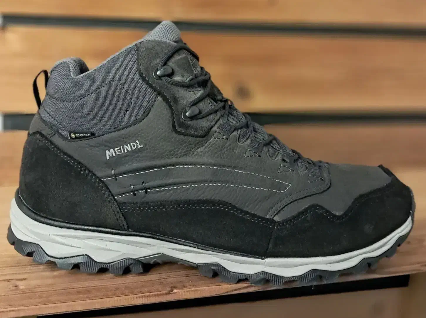 کفش کوهنوردی و طبیعت گردی آکبند  مندل سایز ۴۶|کوهنوردی و کمپینگ|تهران, تجریش|دیوار