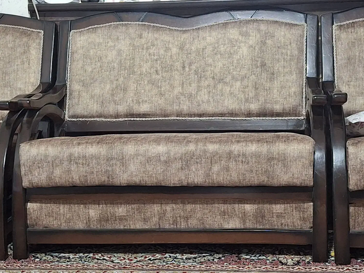 مبل|مبلمان خانگی و میز عسلی|باغ بهادران, |دیوار