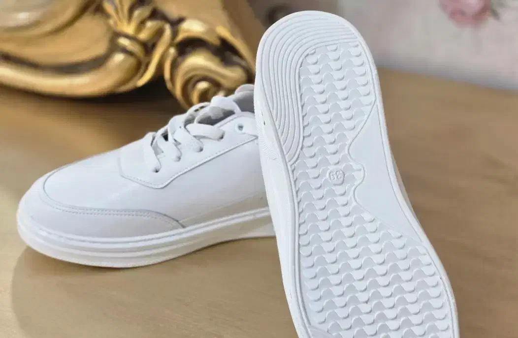 کتونی سفیدکاملا نو وپانخورده|کیف، کفش، کمربند|اسلامشهر, باغ فیض|دیوار