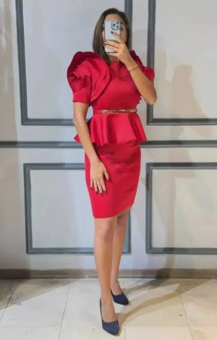 لباس یلدایی|لباس|کرج, باغستان|دیوار