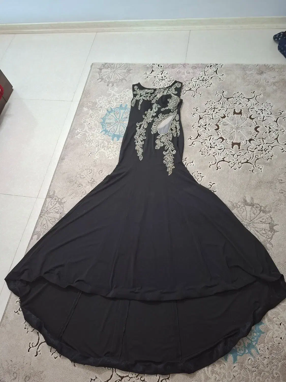 لباس مجلسی|لباس|مشهد, هنرور|دیوار