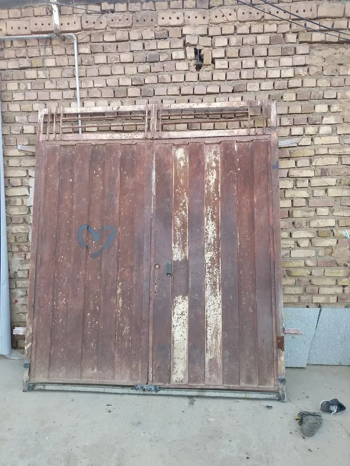 درب حیاط|مصالح و تجهیزات ساختمان|پائین جام, |دیوار