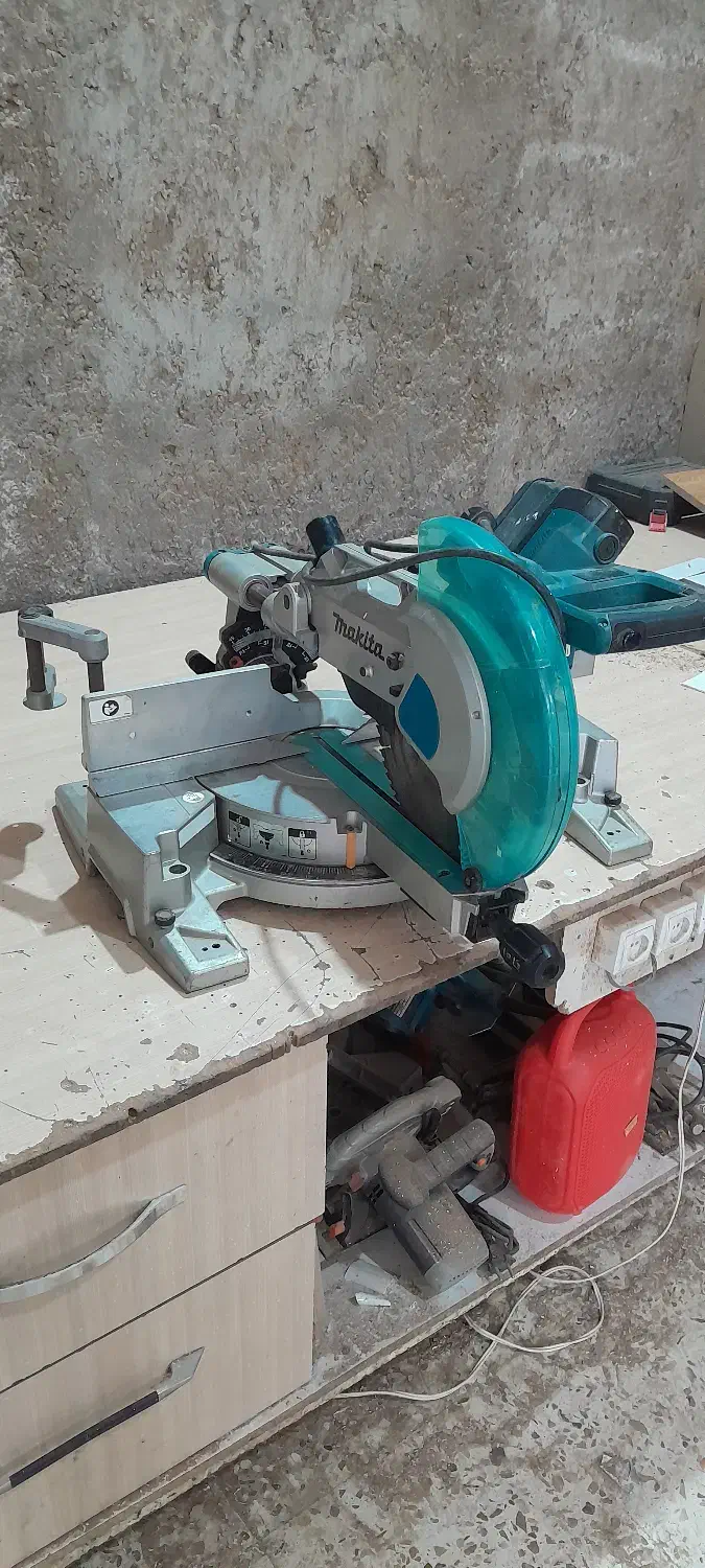 فارسی بر ماکیتا|ابزارآلات|نوشهر, |دیوار