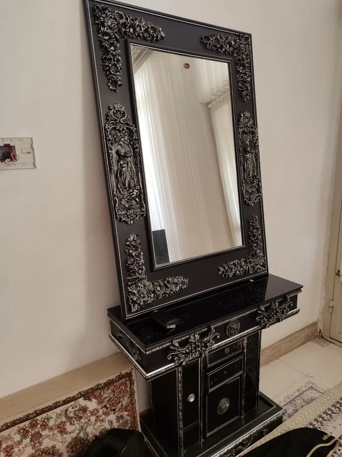 جا کفشی و میز آیینه|بوفه، ویترین، کنسول|کاشمر, |دیوار