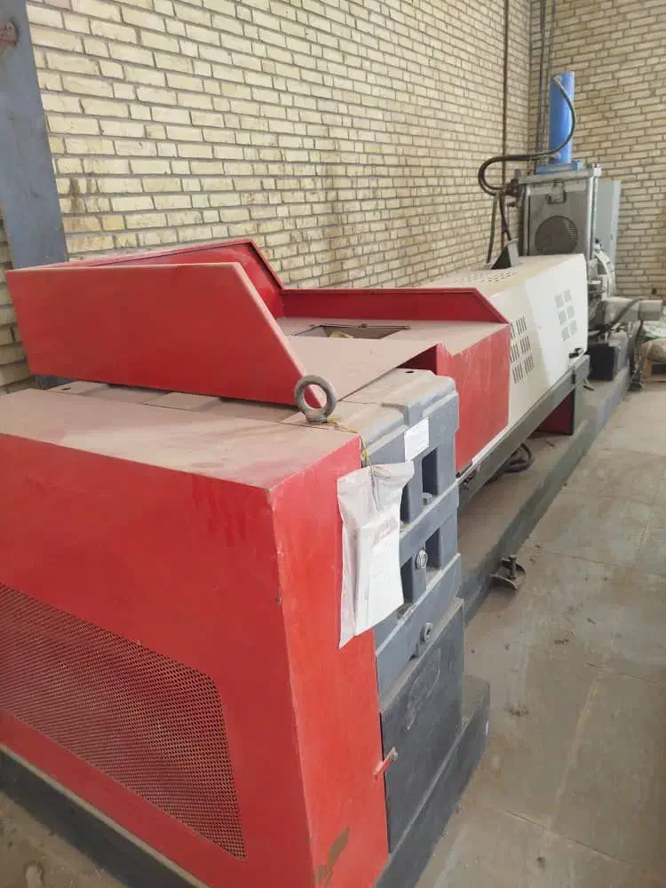 به چند نفر کارگر جهت کار در کارخانه نایلون و نیلگس|استخدام صنعتی، فنی، مهندسی|ایلام, |دیوار