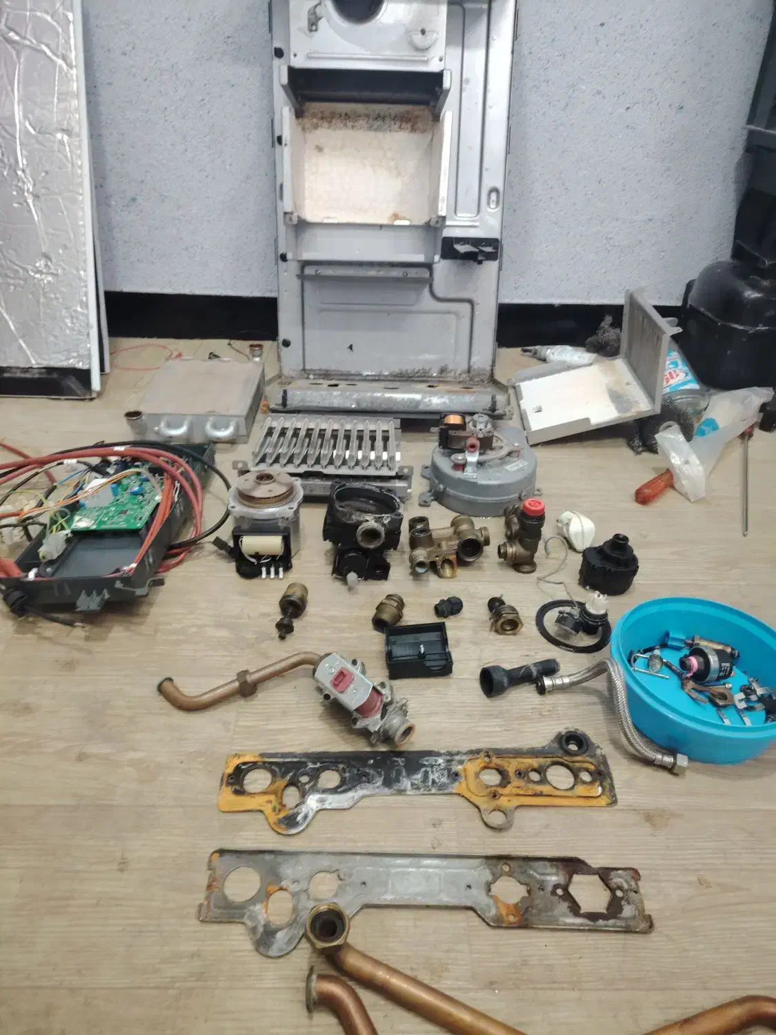 تعمیرات تخصصی پکیج وکولر گازی شهرضا|خدمات پیشه و مهارت|شهرضا, |دیوار