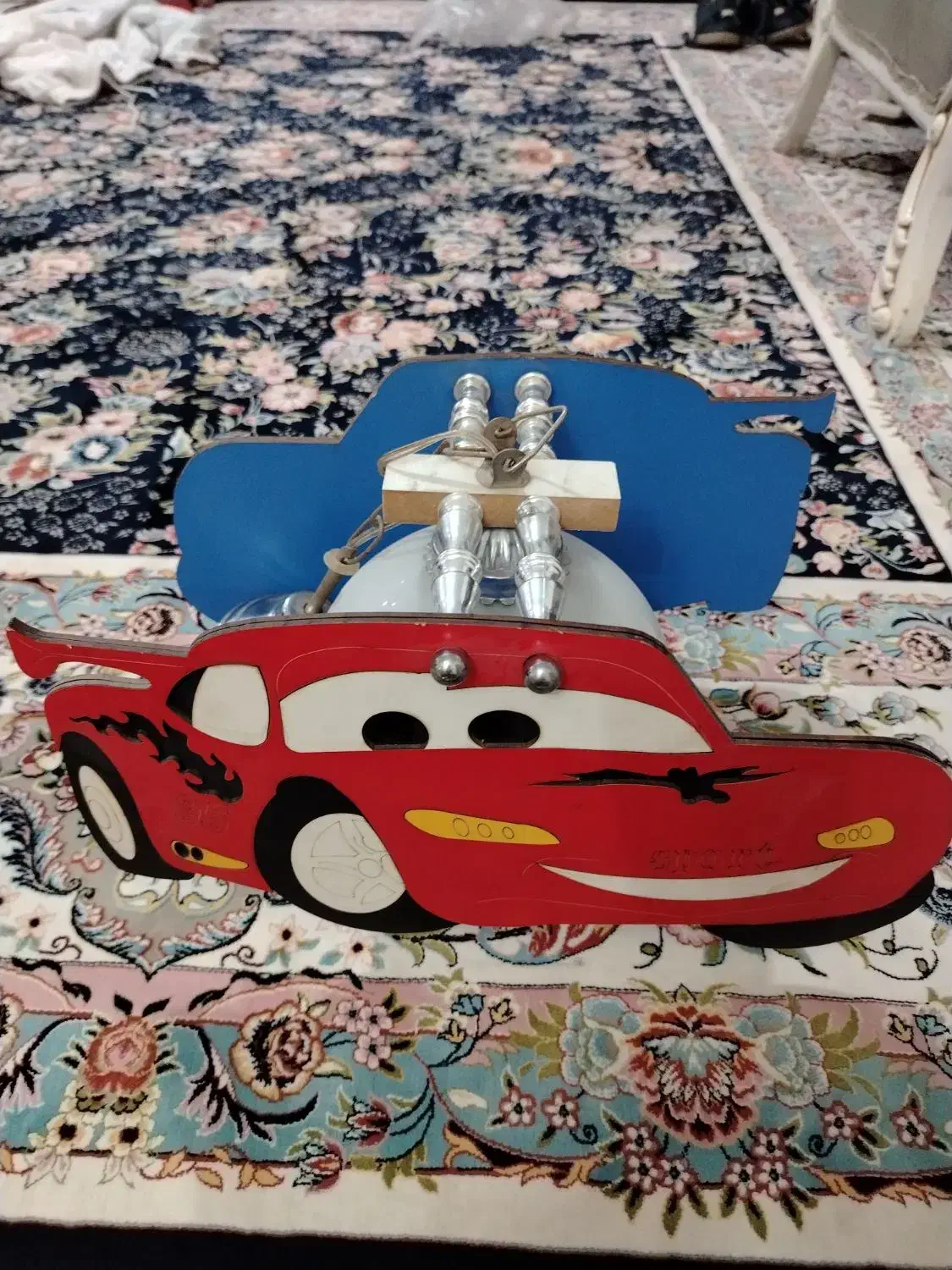 لوستر اتفاق بچه|لوستر و چراغ آویز|قدس, شهر‌قدس|دیوار