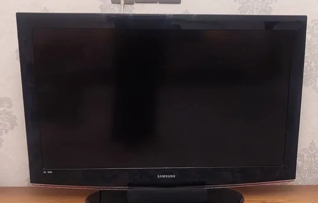 تلوزیون سی دی ۴۲ اینچ سامسونگ|تلویزیون و پروژکتور|اسلام‌شهر, شهرک مفیدی|دیوار