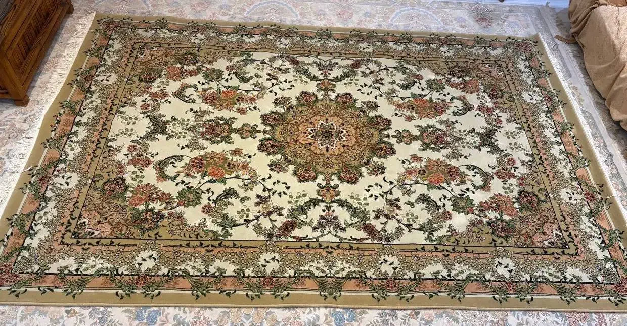 فرش|فرش|لاهیجان, قیام|دیوار