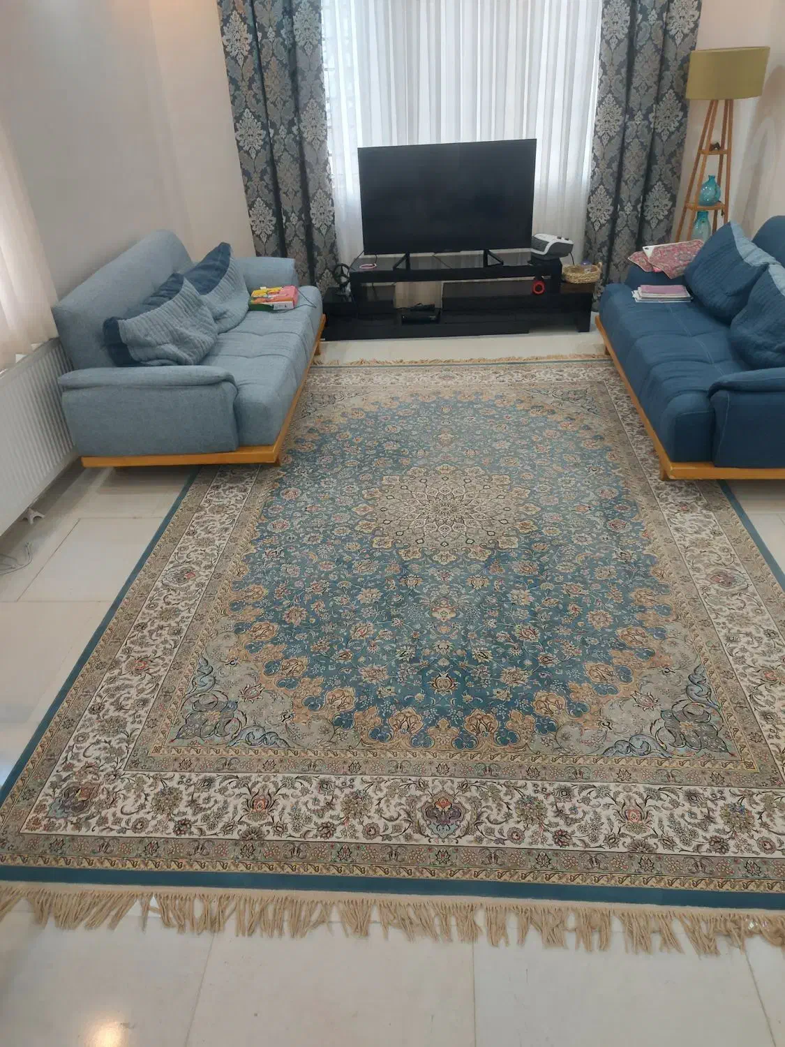 فرش|فرش|پردیس, فاز ۵|دیوار