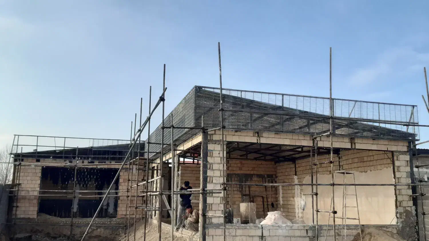 پیمانکاری ویلا اجرای سقفهای شیبدار و اسکلت|خدمات پیشه و مهارت|هشتگرد, تهران دشت|دیوار