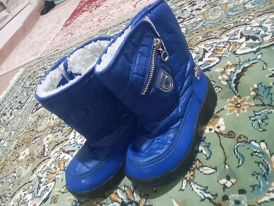 نیم پوتین زمستونی فقط ۱۰۰|کیف، کفش، کمربند|پاکدشت, خاتون آباد|دیوار