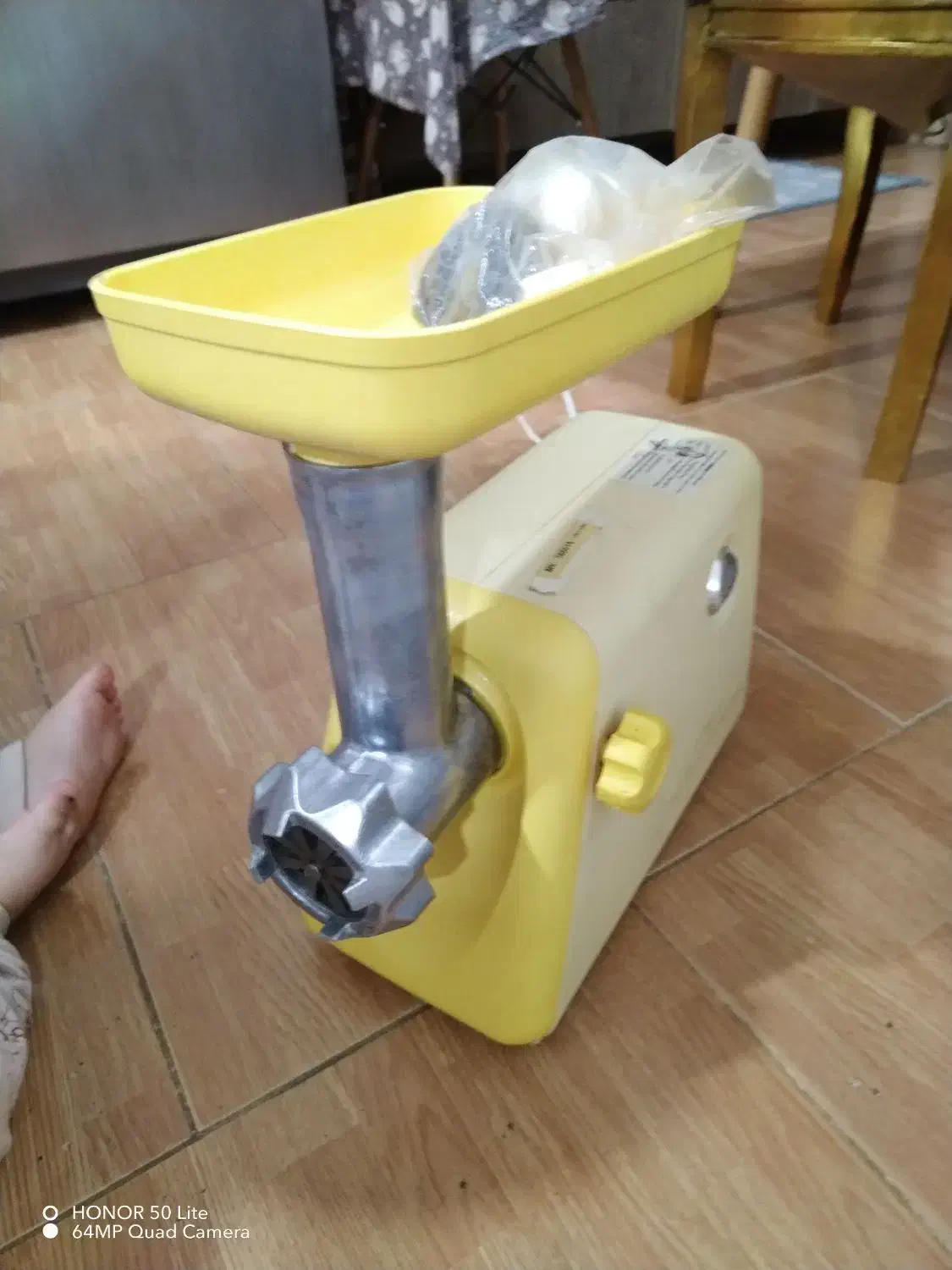 چرخ گوشت-توستر-سرخ کن|ظروف پخت‌وپز|گنبد کاووس, |دیوار