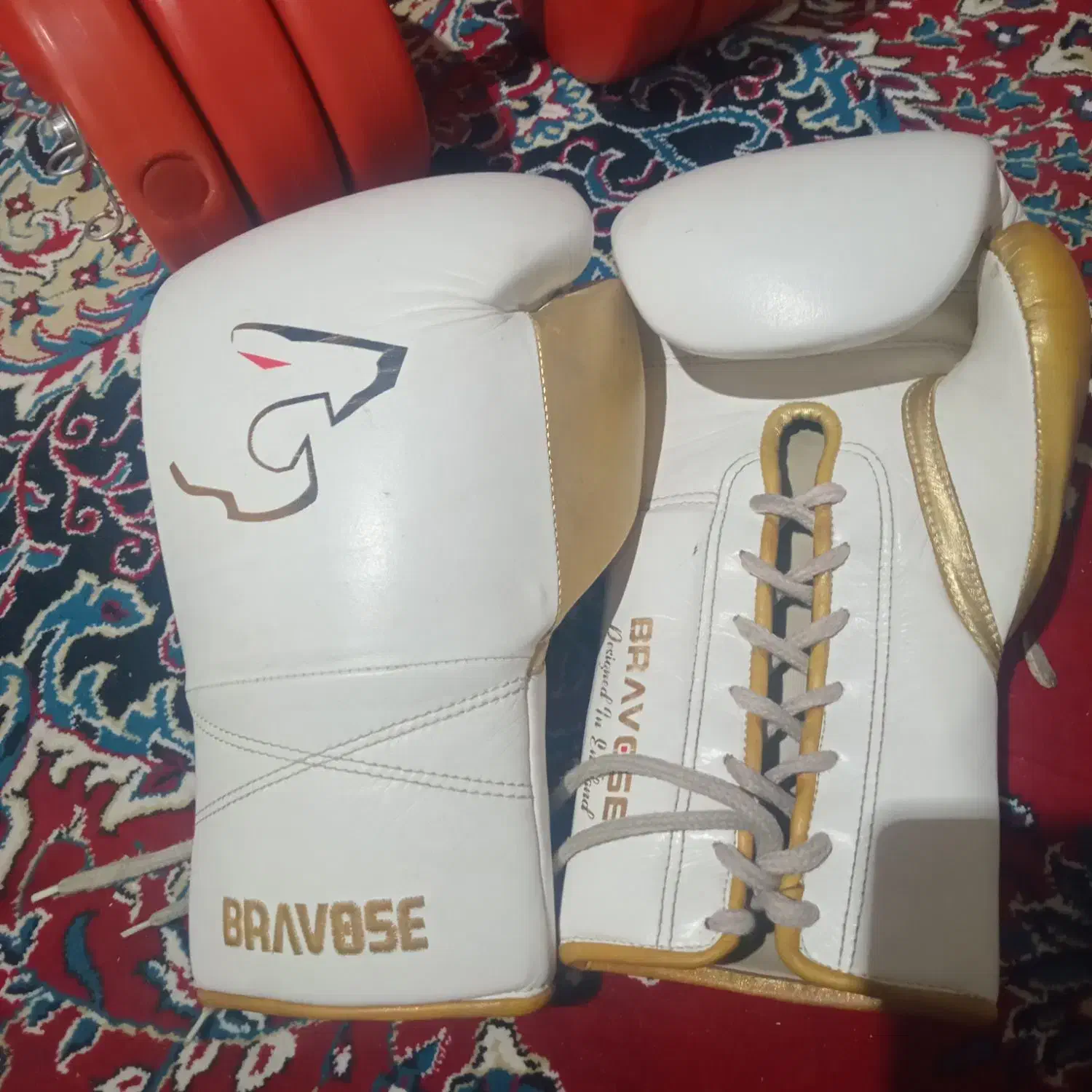 دمبل نیم کیلوتا15کیلو باقابلیت تغییروزن دستکش بوکس|تجهیزات ورزشی|اصفهان, سروستان|دیوار