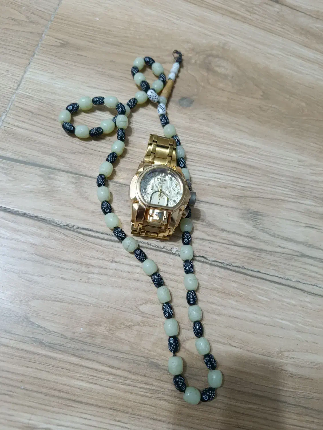 ساعت معاوضه بانقره جات انگشتروتسبیح|ساعت|قدس, شهر‌قدس|دیوار