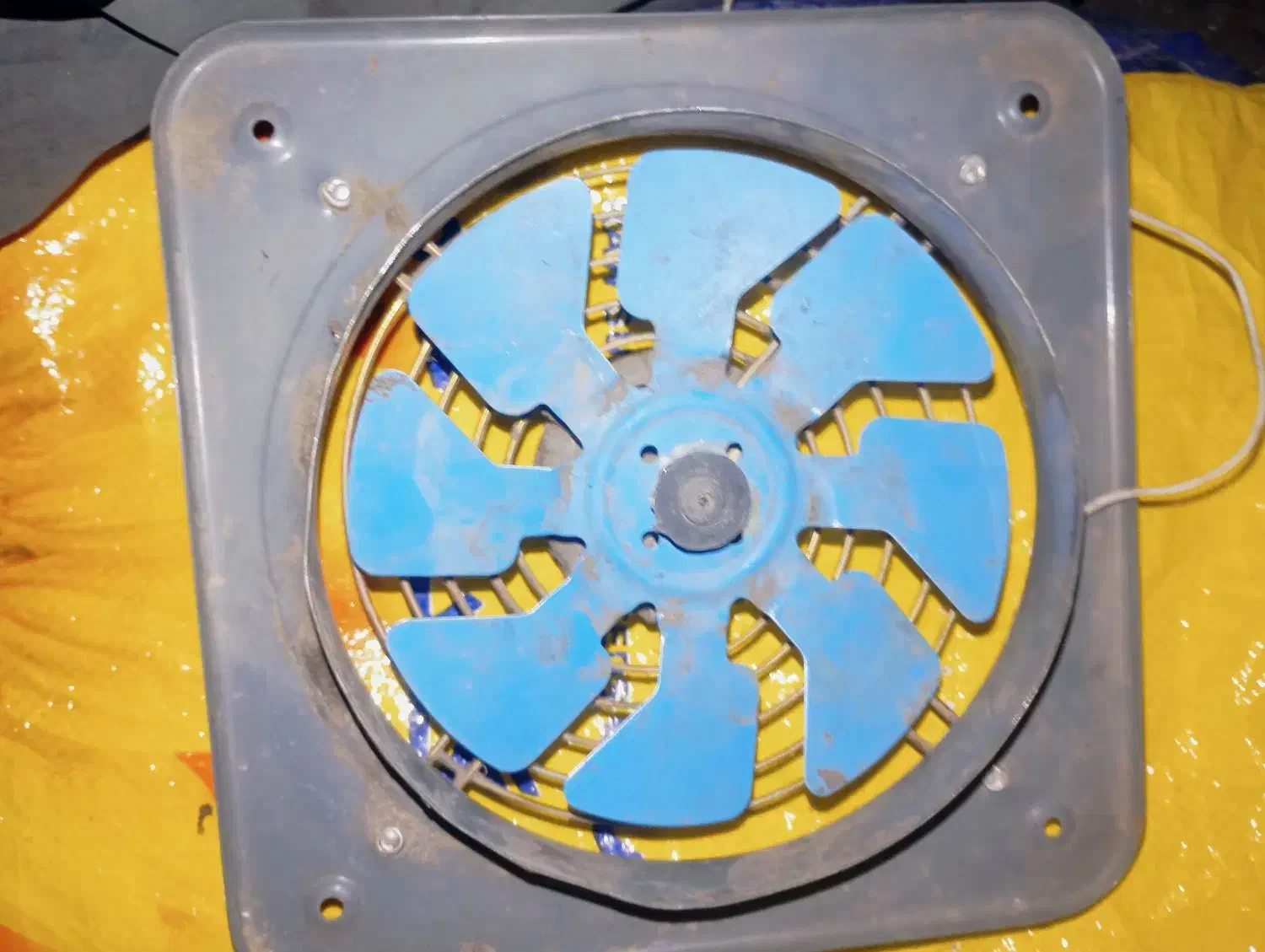 فن تهویه هوا کم کار در حد نو|پنکه و تصفیه‌کنندهٔ هوا|زاهدان, |دیوار