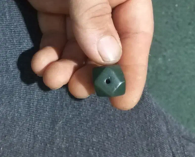 مهره یشم قدیمی|کلکسیون اشیاء عتیقه|مشهد, شهید احمدی روشن|دیوار